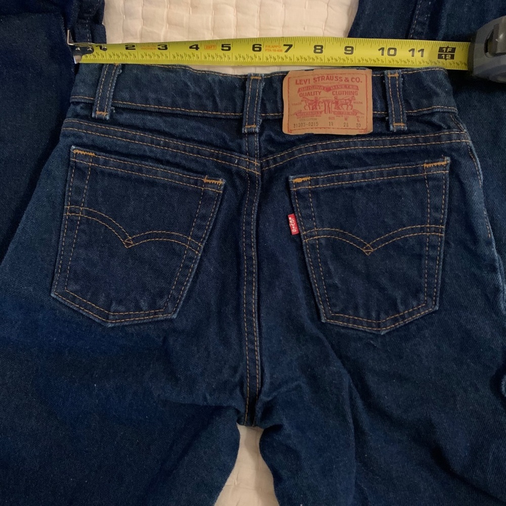 Vintage Levis - perfect condition, sz 23 or 24